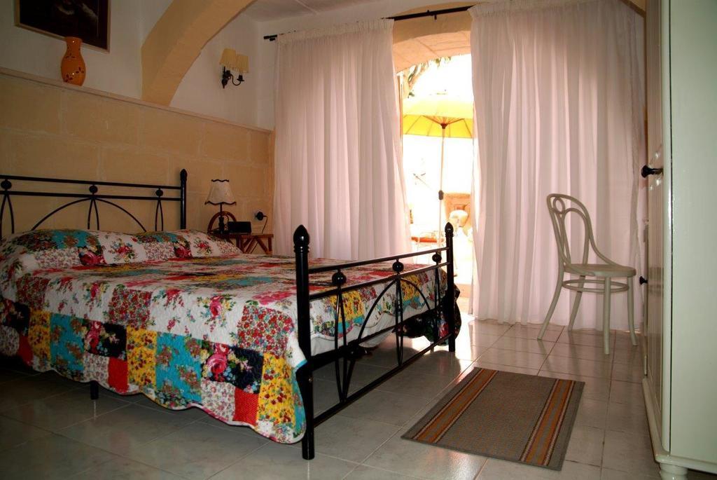 Anna Karistu Accommodation Kerċem Pokój zdjęcie