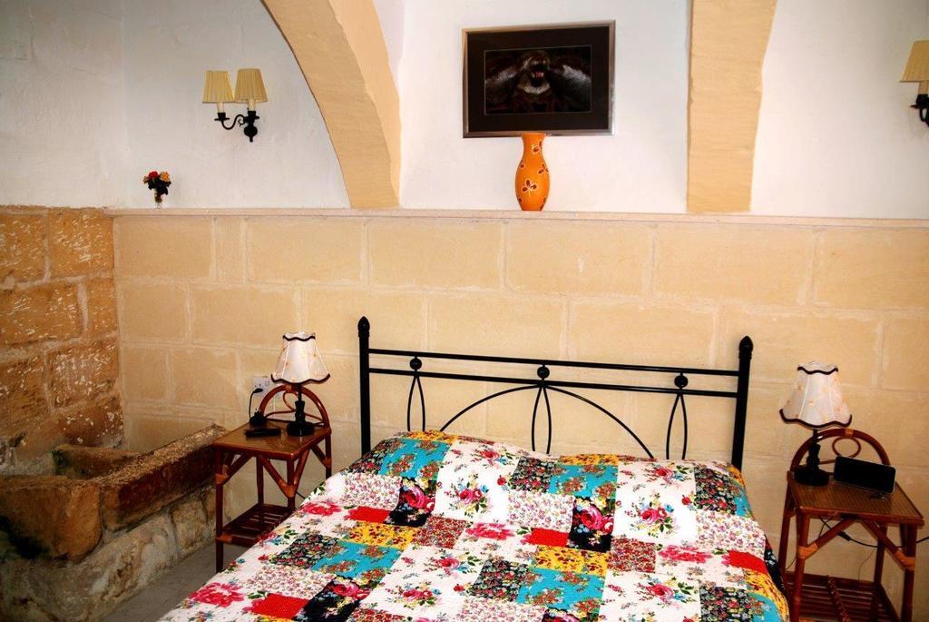 Anna Karistu Accommodation Kerċem Pokój zdjęcie